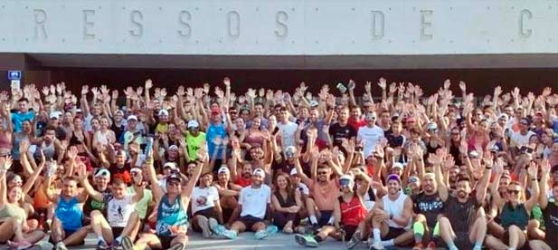 La concejala de Deportes y Bienestar Social, Maica Hurtado, destaca que "el deporte tiene un gran poder de transformación social, es un orgullo la implicación solidaria de particulares y clubes de la ciudad que han acompañado hoy a Sergio Turull"