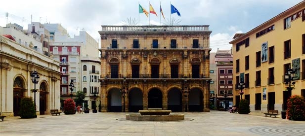 Carrasco exige la comparecencia inmediata de Amparo Marco, para que dé las explicaciones oportunas a las familias, porque se trata de un programa municipal y que la propia GVA de Ximo Puig exporta a otros centros de la CV.