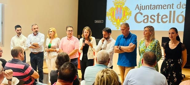 Carrasco: "Vamos a reducir la burocracia, abriremos una ventanilla única para agilizar trámites con el Ayuntamiento y los tenientes de alcalde atenderán una vez por semana en los distritos"