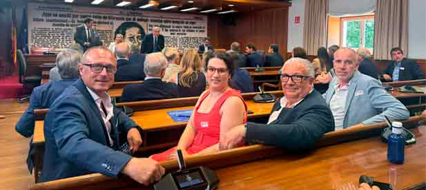 La regidora del PP, Ana Obiol, asiste a un debate en el que el PSPV vota en contra de la protecci&oacute;n de los poblados mar&iacute;timos que el PP aprueba en el Senado. Comprom&iacute;s no solo no asiste al debate, tampoco vota la iniciativa