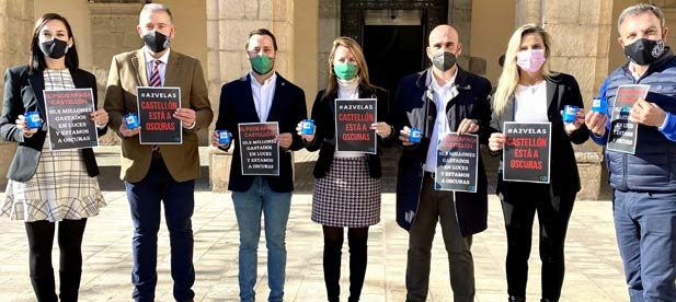Los concejales del Partido Popular en el Ayuntamiento han presentado la campaña que se inicia mañana con el reparto de velas en la plaza de la Pescadería.