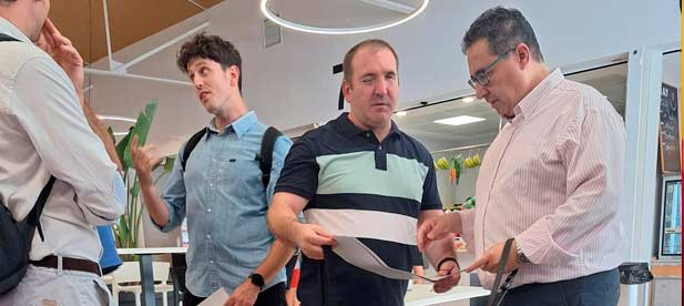 Gracias a los nuevos sensores, las personas invidentes podrán desplazarse con total libertad a partir de las indicaciones de una aplicación, que les indicará en qué parada se encuentran, dónde están las salidas o los baños, entre otros puntos de interés