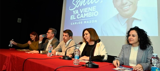 La vicesecretaria de ecología y desarrollo del PPCV, Elena Albalat, y el senador por la provincia de Castellón Vicente Martínez Mus ensalzan la necesidad de proteger los poblados marítimos amenazados por derribo y la inversión en las playas