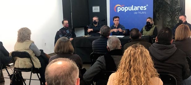 Adsuara: "Hemos establecido mesas de trabajo y comisiones sectoriales con vecinos que ejercerán de canales de comunicación para ser eficaces"