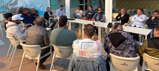 El alcaldable del PP reúne a la AAVV del Puerto, la Asociación de Hostelería de Burriana, empresarios y negocios afectados para "escucharles" y trazar "las acciones más oportunas para tratar de evitar un problema"