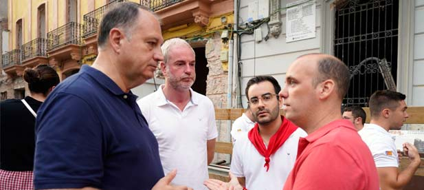 Aguilella, Huet, Clavell y Serra defienden en la Vall una fiesta que el PP protege y refuerza desde todas las instituciones.