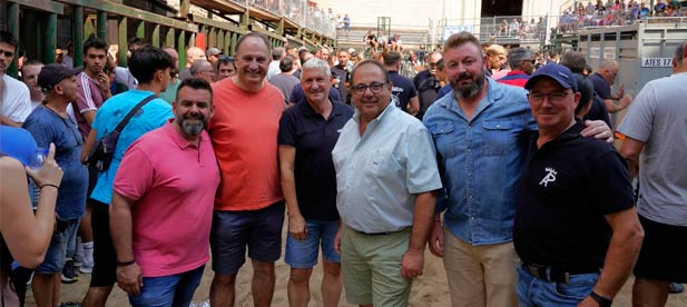 En una jornada en la que la Peña Taurina de Albocàsser es protagonista, el número dos del PPCS afirma "que el mundo rural tiene vida vida y oportunidades"