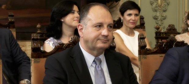 “Queremos revisar las alegaciones que el Consorcio de Bomberos ha presentado. Impedirlo es un veto indebido y una muestra más del rodillo que imponen PSOE y Compromís”, señala el portavoz del PP, Salvador Aguilella