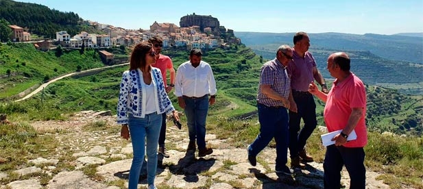 Una sanidad excelente, protección para los cultivos, vías de comunicación dignas y planes que rehabiliten inmuebles en ruina son solo algunos de los objetivos. "Recuperaremos todo aquello que se ha perdido, porque la provincia debe ganar", dice Pallarés