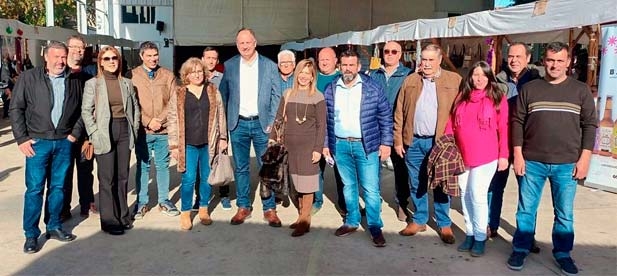 El secretario general popular ha recogido las propuestas de algunos establecimientos turísticos de la comarca de Albocàsser