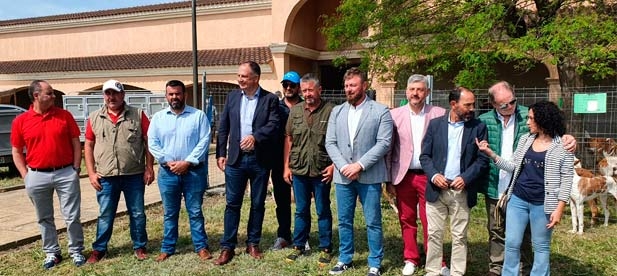 La Feria de la Caza de Sant Jordi “es buena muestra de su potencial económico y el garante de equilibrio natural para la provincia”