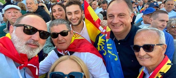 "El valor de esta convocatoria, que parte de la sociedad civil y reivindica la ley frente al blanqueo de prófugos y delincuentes, no puede ser ignorada. España está por encima de aquellos que actúan por y para sus intereses", declara Salvador Aguilella