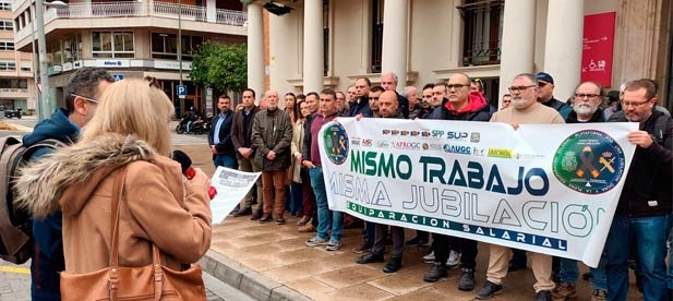 “Disponer de recursos suficientes y de plantillas sólidas es garantía para el conjunto del territorio”. “El asesinato de dos guardias civiles en Barbate exige una reacción contundente del Gobierno de España”, señala Salvador Aguilella