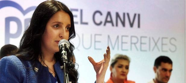 La alcaldable forja el acuerdo sobre "el diálogo y el encuentro" con todas las fuerzas políticas y eleva las figuras de la secretaría e intervención "porque se inicia un ciclo en el que su criterio sí será tenido en cuenta a todos los niveles"