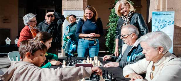 Carrasco: “Apostamos por un envejecimiento activo y por un Castellón para todos. Actividades como esta demuestran que nuestros mayores quieren seguir viviendo experiencias enriquecedoras, y así lo refleja el Primer Plan Municipal de Personas Mayores”