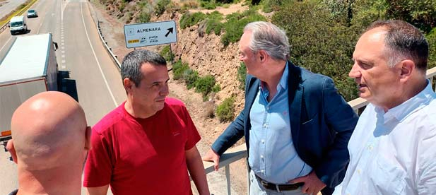 Acompañado por el secretario general del PPCS, Salvador Aguilella, y los concejales del PP en el municipio, Fabra considera que la falta de iniciativa del Gobierno Sánchez "desprotege a nuestra provincia"