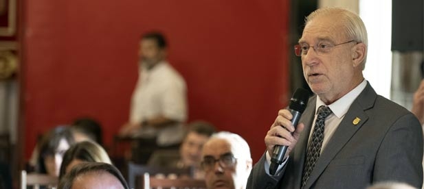 El alcalde de Torás, Carlos del Río, alerta de que “los 15.000 euros anunciados por la Diputación son una miseria para atender a un municipio con el 90% del término municipal quemado”