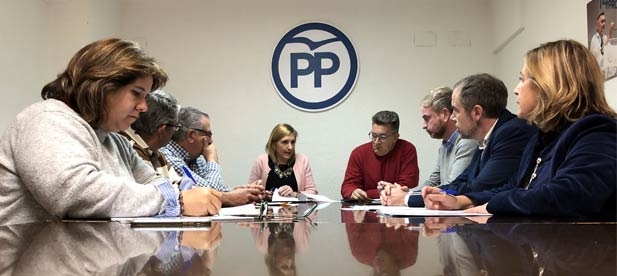Óscar Clavell: "Pedimos simplemente igualdad de trato y que los diputados del PSOE den la cara por primera vez a favor de los vecinos de esta provincia"