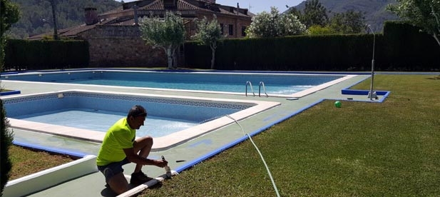 Alfondeguilla da la bienvenida al verano con la apertura de la piscina municipal.