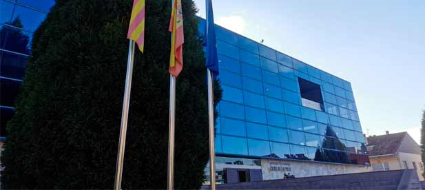 El Grupo Municipal del PP vuelve a registrar una moción, tras la rechazada en abril por el PSOE, para que Almenara invierta en la homologación de espacios y pueda optar a estos programas. “O lo hacemos o nunca accederemos a estos planes”, dicen en el PP