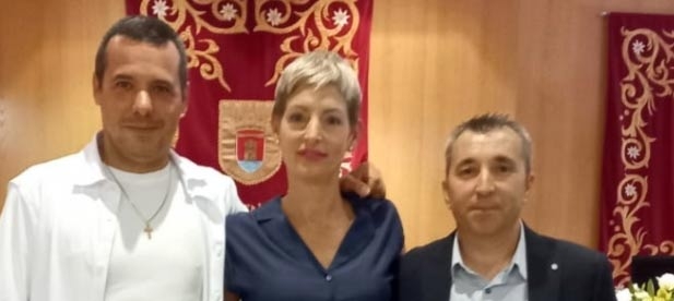La mesa estaría compuesta por los representantes de los tres grupos políticos y evaluaría la distribución del importe que el PSOE ha propuesto.