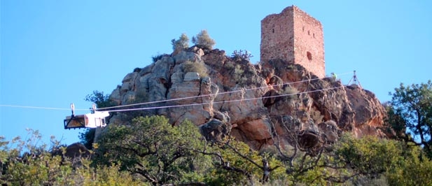 La recuperación de la corona de la torre medieval causa una polémica airada en el municipio y el PP pide a la alcaldesa que dé explicaciones. “Queremos saber cómo se ha tramitado este proyecto y evaluar las consecuencias de lo ocurrido”