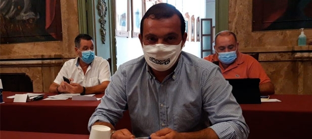 “La provincia no puede quedarse bloqueada porque PSOE y Compromís antepongan sus vacaciones al trabajo. Hay que esforzarse para mejorar los tiempos, como hacen nuestros deportistas”, señala el diputado provincial Andrés Martínez