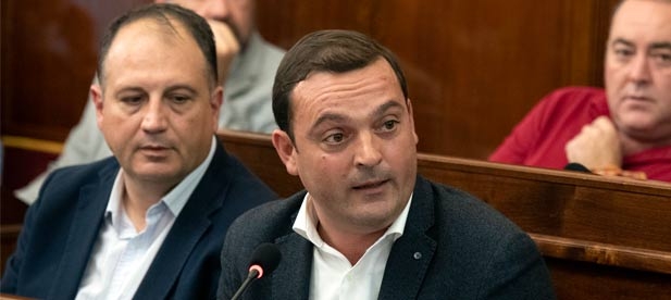 El diputado provincial del PP y alcalde de Peñíscola, Andrés Martínez, reclama inversión del Estado y una campaña de promoción turística de las playas de cara a Semana Santa
