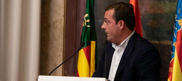 Andrés Martínez, diputado provincial del PP, afirma que "o el PSOE se pone a trabajar o acabarán desmantelando una infraestructura básica como necesario es el ocio nocturno"