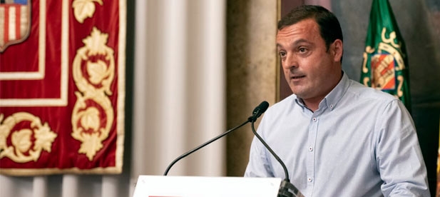 “El PP sabe que la defensa de los municipios turísticos es la defensa de la generación de riqueza, la creación de empleo y la lucha contra el despoblamiento”, afirma Martínez