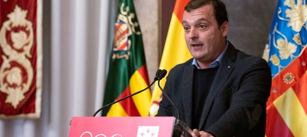 Andrés Martínez considera que “además de ofrecer la gestión digital y el correo postal, sería oportuno considerar la apertura de instalaciones físicas que resolvieran cualquier duda en la gestión”