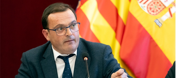 Advierte que si en 2013 eran 270 las embarcaciones de arrastre operativas en la Comunitat Valenciana, en 2024 se han reducido a 189. “Hay familias que quieren trabajar pero el Gobierno de España no les deja. Prefieren pagar subvencionar”
