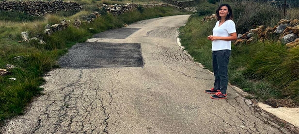 Pallarés: “El estado de la carretera es precario. Se encuentra parcheada y no hay arcenes. Los daños generan riesgos entre los usuarios que se deben evitar”
