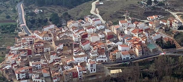 El Ayuntamiento de Arañuel ha reclamado la infraestructura presentado una petición formal por escrito “que esperamos nos respondan”.