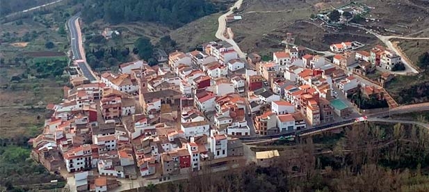 Justo Palomares, alcalde de la localidad, recuerda que desde hace más de cuatro años su pueblo reclama la infraestructura.