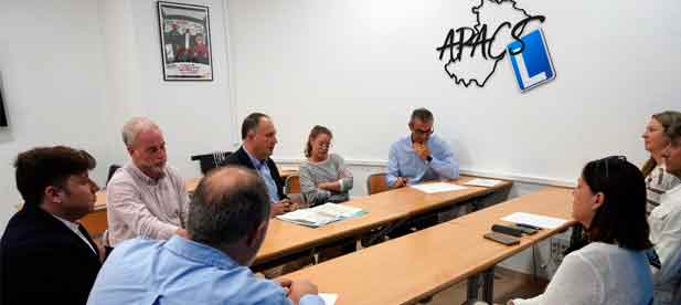 Los solicitantes tardan hasta medio a&ntilde;o en realizar el examen pr&aacute;ctico y, en caso de suspenso, deben tardar otros cinco meses en repetir la prueba. &ldquo;Es un problema estructural que el PSOE, lejos de resolver, alienta con su desidia&rdquo;, se&ntilde;ala Aguilella