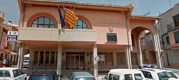 El ayuntamiento sigue sin abonar las subvenciones, vitales para la subsistencia de muchos negocios, pese a que ingresó hace meses los fondos de la Generalitat y de la Diputación de Castellón.
