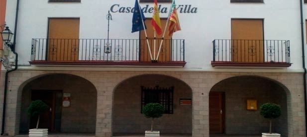 La concejala del PP en Cirat, María José Peris advierte que “inventarse un relato para echar a la calle a una empleada por el hecho de ser esposa de un edil del PP es inmoral”