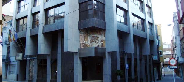 El Síndic obliga a la socialista a incorporar en pleno las mociones del PP después de que la portavoz recurra al organismo por vulneración de derechos fundamentales