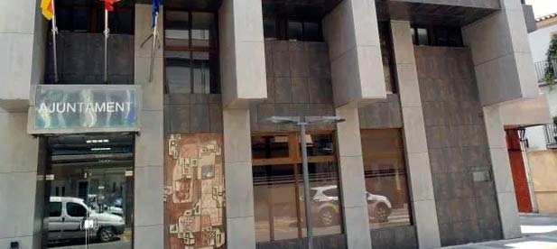 La portavoz del PP, Tania Agut, agradece el respaldo de toda la corporación a una iniciativa que reclama soluciones eficaces frente a un problema "que afecta a todos"