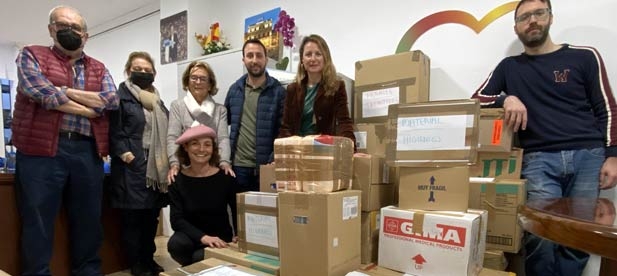 Hoy una furgoneta ha trasladado cuantioso material de primera necesidad al almacén provincial para formar parte del primer envío que saldrá este fin de semana rumbo a Ucrania.