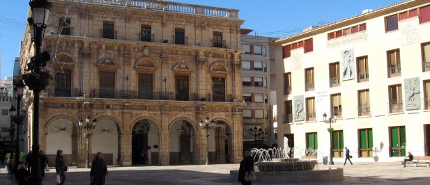 Junto a estas medidas, Redondo ha explicado que el PP solicita prorrogar hasta el 30 de junio de 2021 la exención del pago de la tasa de ocupación de vía pública para establecimientos como bares y restaurantes