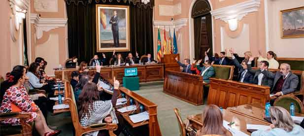 El pleno aprueba definitivamente el PRI-57 de Patos Gumbau y apoya a los docentes afectados por impagos