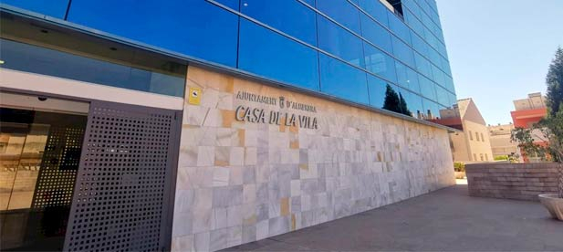 El PP ha presentado, entre otras, propuestas para mejorar el paseo marítimo, la limpieza de la localidad, los caminos rurales y las zonas ajardinadas.