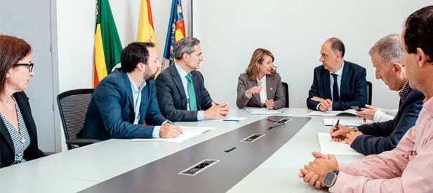 Carrasco subraya "la colaboración interinstitucional, tanto de la Generalitat Valenciana como de los responsables del aeródromo castellonense"