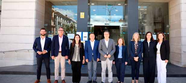 Sanidad va a destinar m&aacute;s de 2,1 millones de euros para la construcci&oacute;n de la nueva infraestructura y el ayuntamiento se har&aacute; cargo de la gesti&oacute;n de direcci&oacute;n y ejecuci&oacute;n de las obras