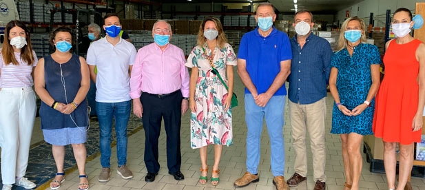 Carrasco ha agradecido el trabajo de todos los miembros del Banco de Alimentos, y anima a los vecinos de la ciudad a demostrar que "somos solidarios, porque ahora mismo hay muchas personas que nos necesitan"