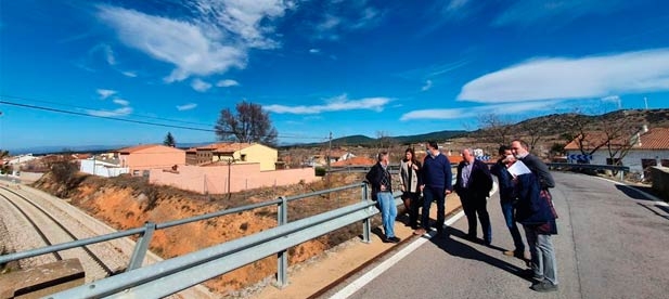 La pregunta formulada por el diputado del PPCS en el Congreso, Óscar Clavell, “echa de nuevo balones fuera y señala a Ximo Puig como responsable de la infraestructura. Lo que necesita Barracas es que se actúe”