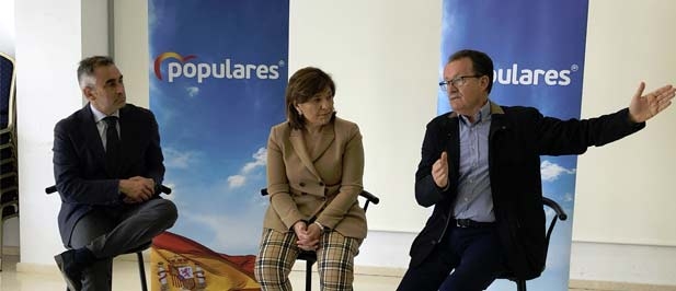El número uno del PP por Castellón, la presidenta de PPCV y el alcalde de Alcalá de Xivert han mantenido hoy un encuentro con los afectados