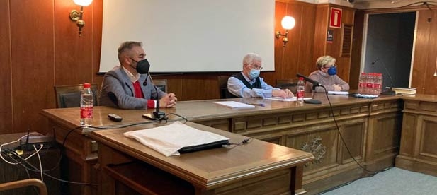 Barrachina: "No puede ser que la solución de Puig para combatir la pandemia sean los recortes y cerrar servicios sanitarios"